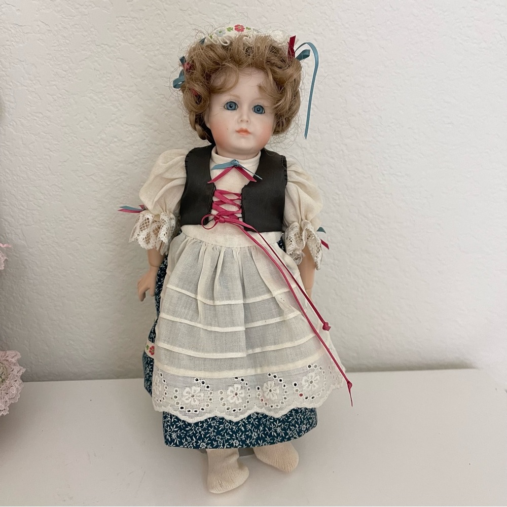 Vintage reproduction Simon & Halbig 117/58 porcelain doll